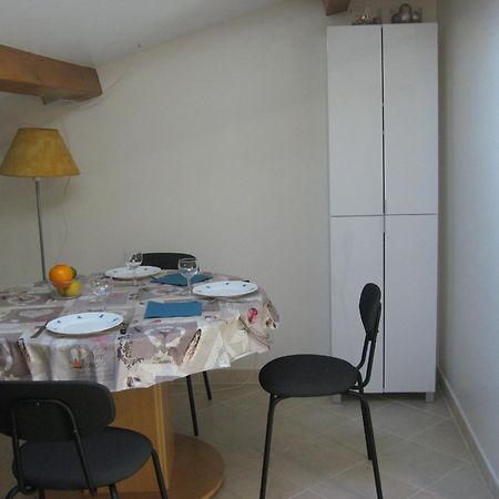 T 2 Avec Velux Sous Les Combes De 34 M2 Appartement La Londe-les-Maures Buitenkant foto