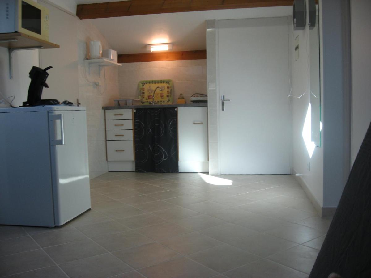 T 2 Avec Velux Sous Les Combes De 34 M2 Appartement La Londe-les-Maures Buitenkant foto
