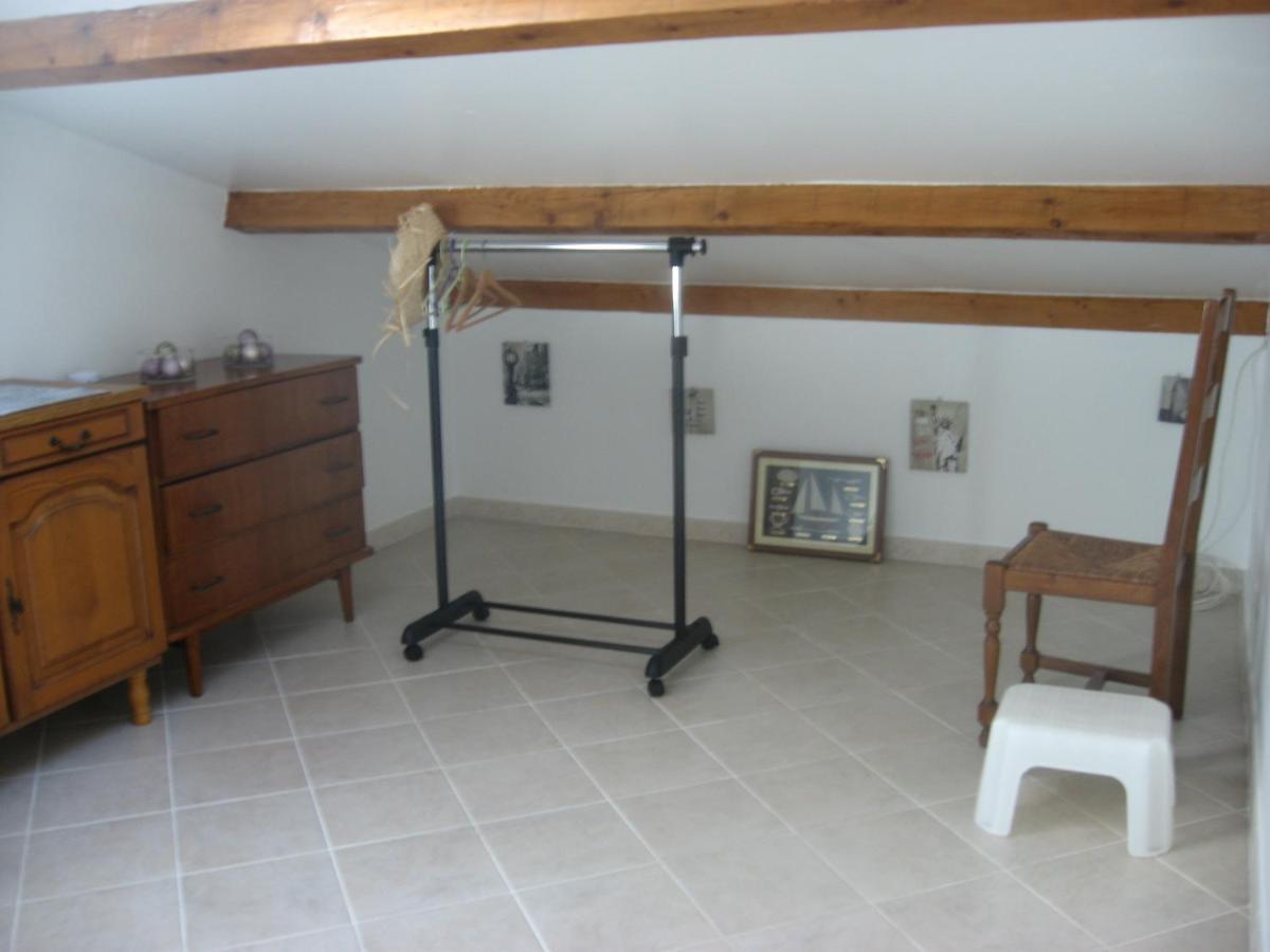 T 2 Avec Velux Sous Les Combes De 34 M2 Appartement La Londe-les-Maures Buitenkant foto