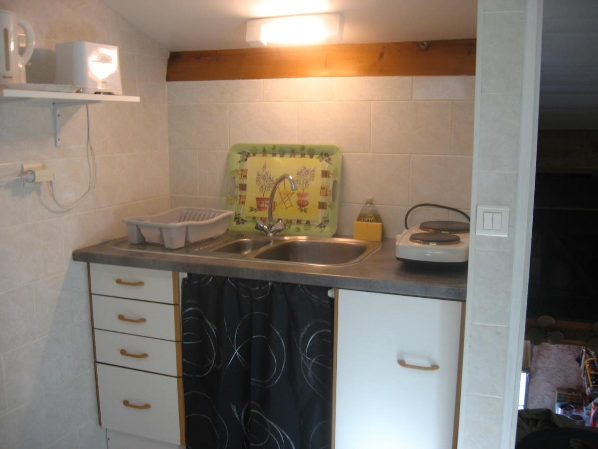 T 2 Avec Velux Sous Les Combes De 34 M2 Appartement La Londe-les-Maures Buitenkant foto