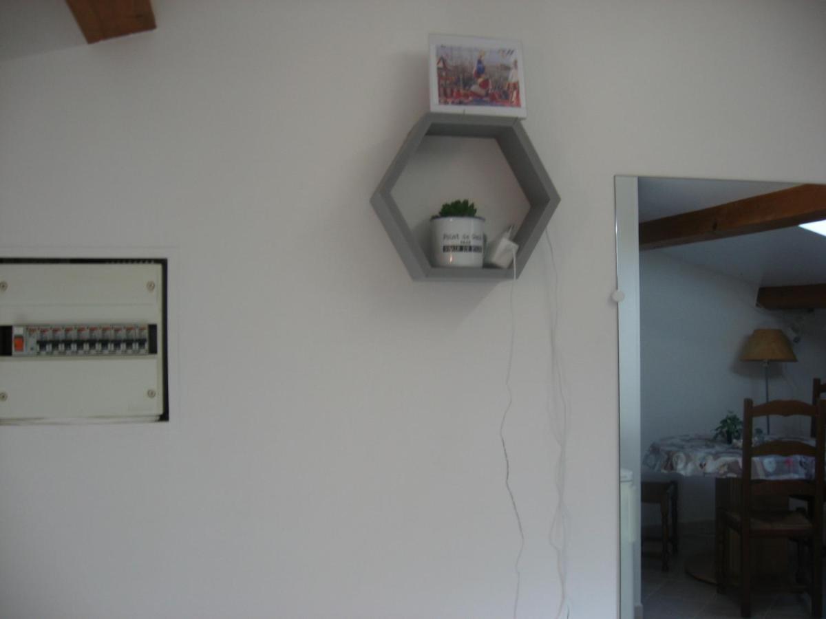T 2 Avec Velux Sous Les Combes De 34 M2 Appartement La Londe-les-Maures Buitenkant foto