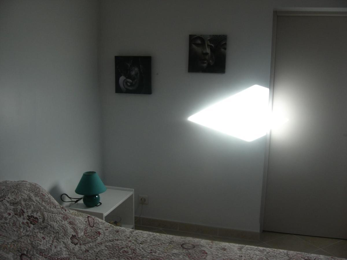 T 2 Avec Velux Sous Les Combes De 34 M2 Appartement La Londe-les-Maures Buitenkant foto
