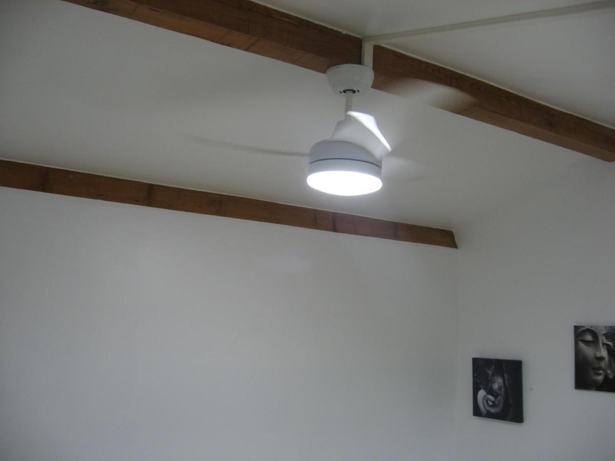 T 2 Avec Velux Sous Les Combes De 34 M2 Appartement La Londe-les-Maures Buitenkant foto