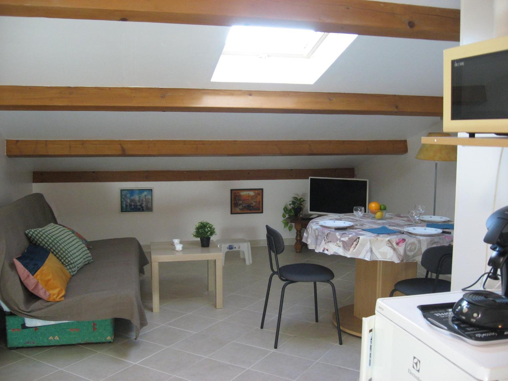T 2 Avec Velux Sous Les Combes De 34 M2 Appartement La Londe-les-Maures Buitenkant foto